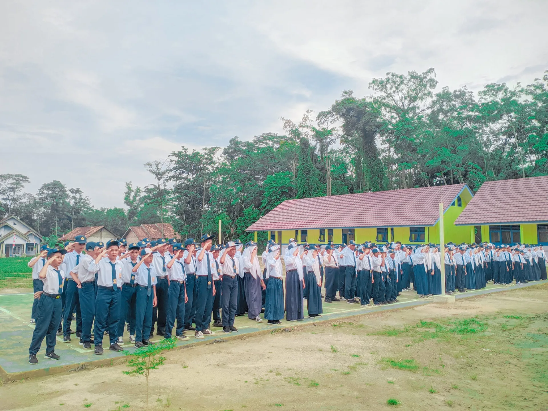 Upacara Bendera Senin Pagi